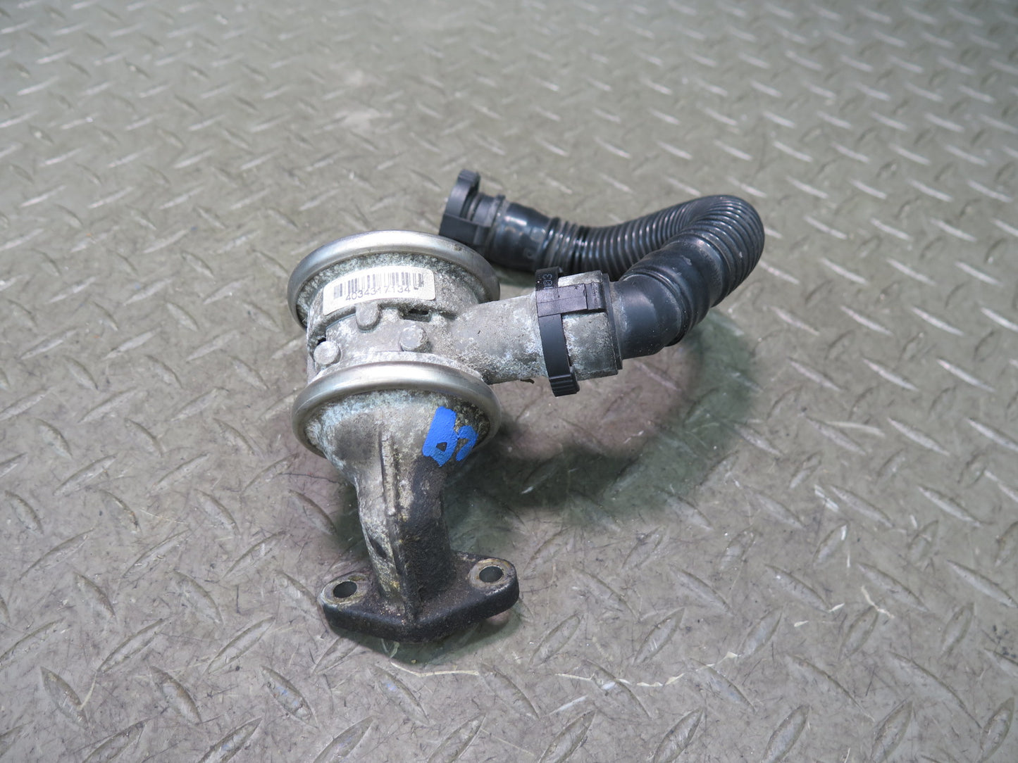 03-05 BMW E85 Z4 Air Pump Control Valve w Hose OEM