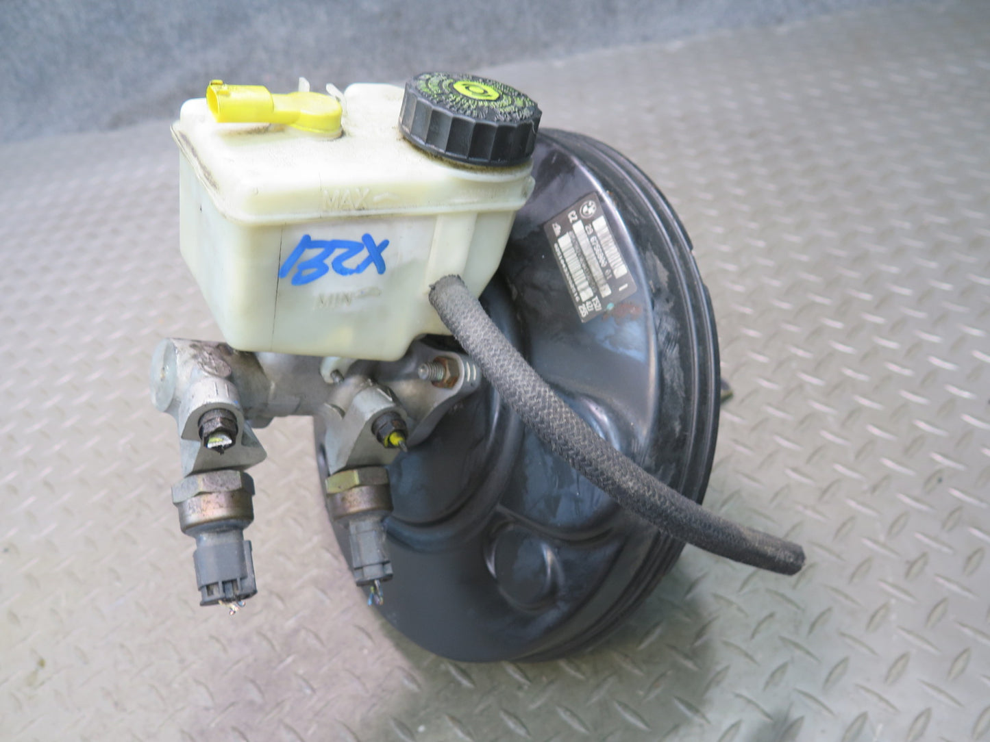 03-06 BMW E86 E85 Z4 Brake Master Cylinder Booster Fluid Reservoir Tank OEM