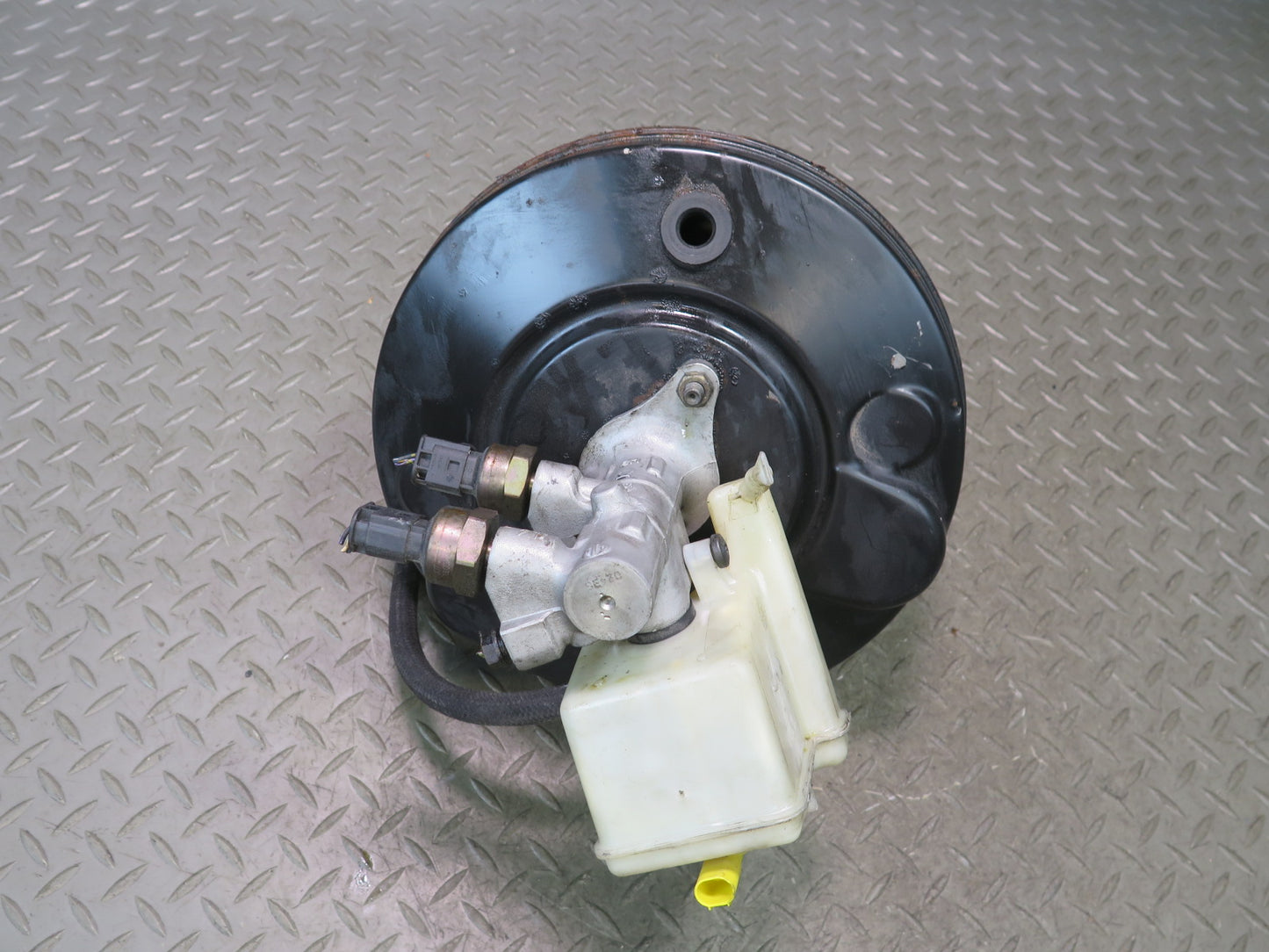 03-06 BMW E86 E85 Z4 Brake Master Cylinder Booster Fluid Reservoir Tank OEM