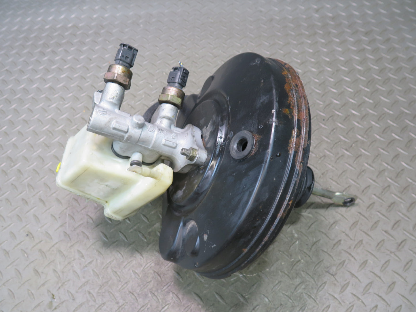 03-06 BMW E86 E85 Z4 Brake Master Cylinder Booster Fluid Reservoir Tank OEM