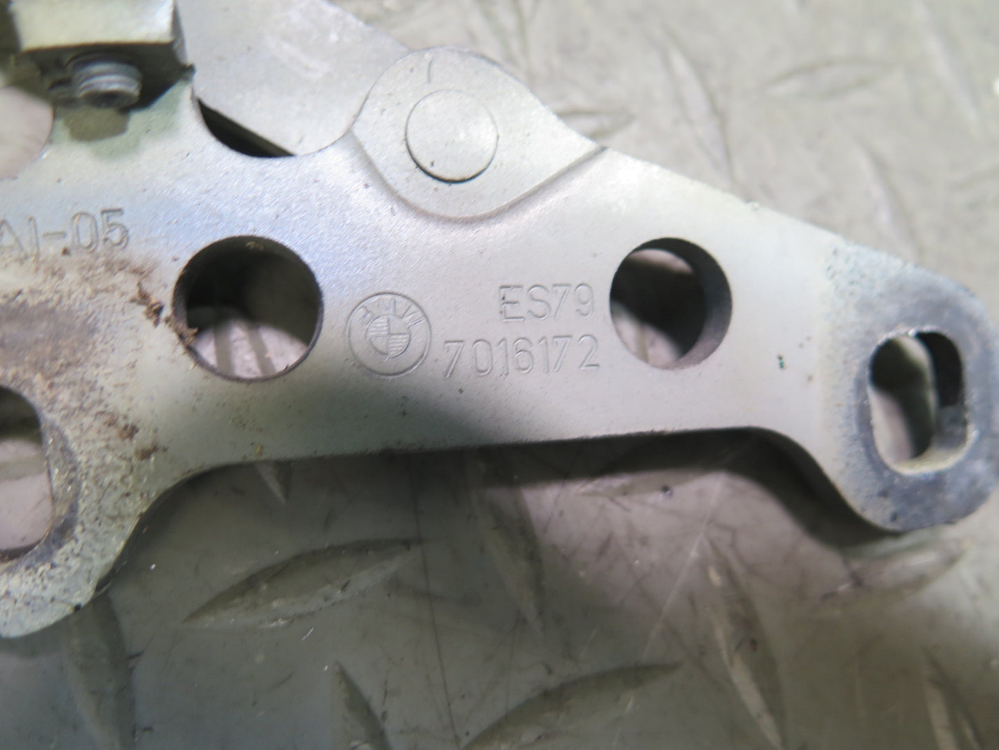03-08 BMW E86 E85 Z4 Set of 2 Front Left & Right Hood Bonnet Hinge OEM