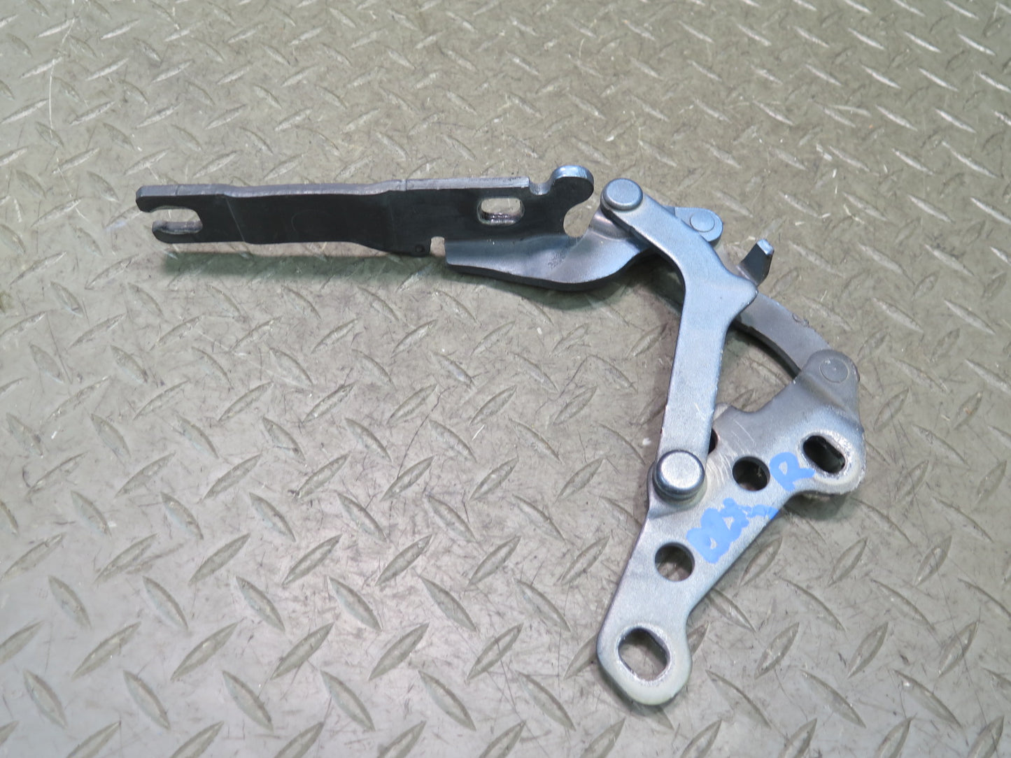 03-08 BMW E86 E85 Z4 Set of 2 Front Left & Right Hood Bonnet Hinge OEM