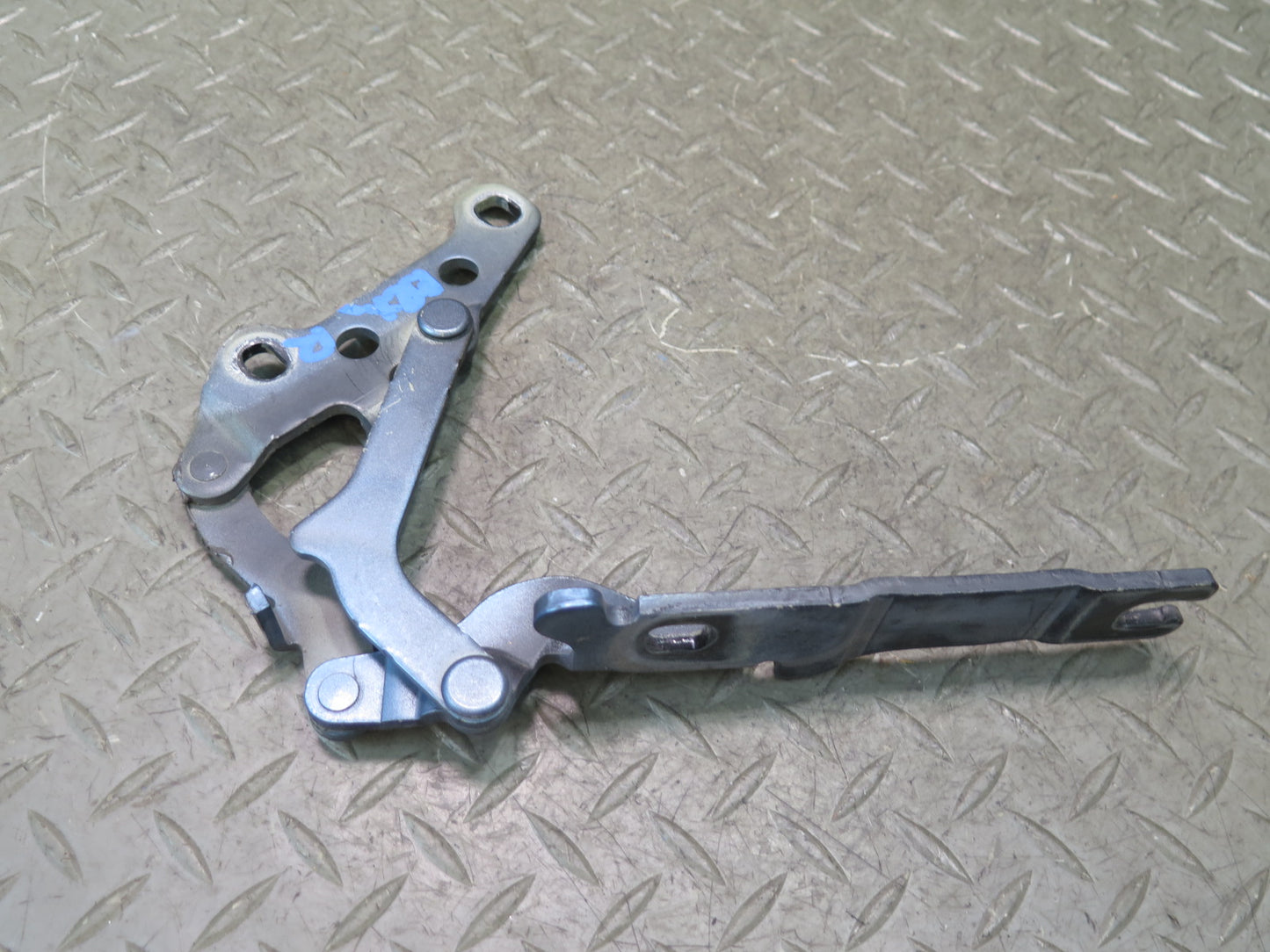 03-08 BMW E86 E85 Z4 Set of 2 Front Left & Right Hood Bonnet Hinge OEM