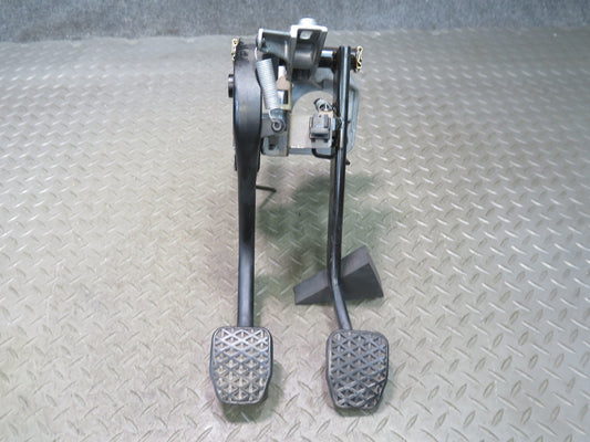 03-08 BMW E85 Z4 Manual Transmission Clutch & Brake Pedal Set OEM