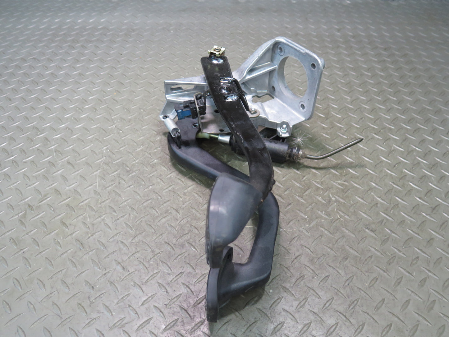 03-08 BMW E85 Z4 Manual Transmission Clutch & Brake Pedal Set OEM