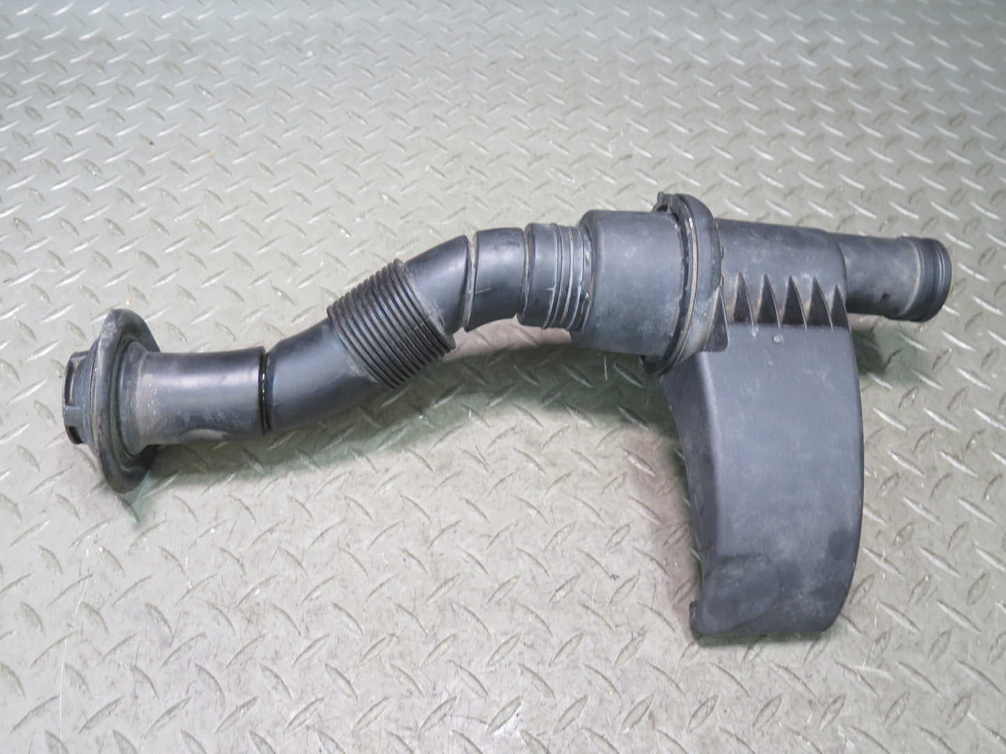 03-08 BMW E85 Z4 Air Intake Acoustic Resonator Hose Tube Pipe 7514864 OEM