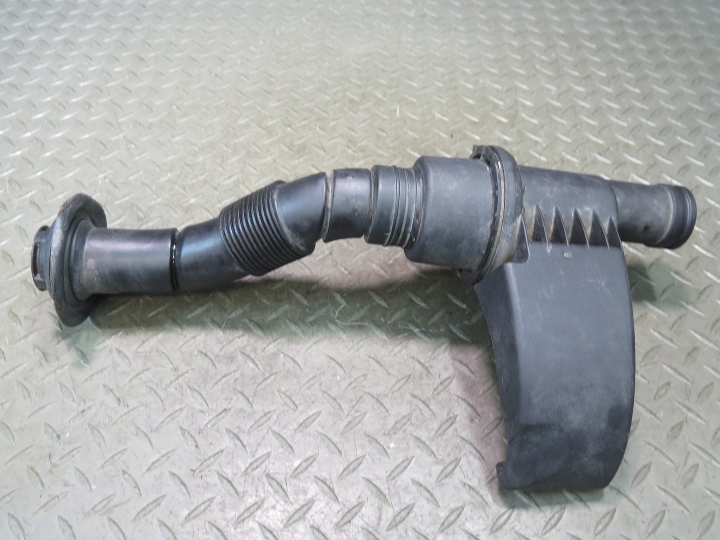 03-08 BMW E85 Z4 Air Intake Acoustic Resonator Hose Tube Pipe 7514864 OEM