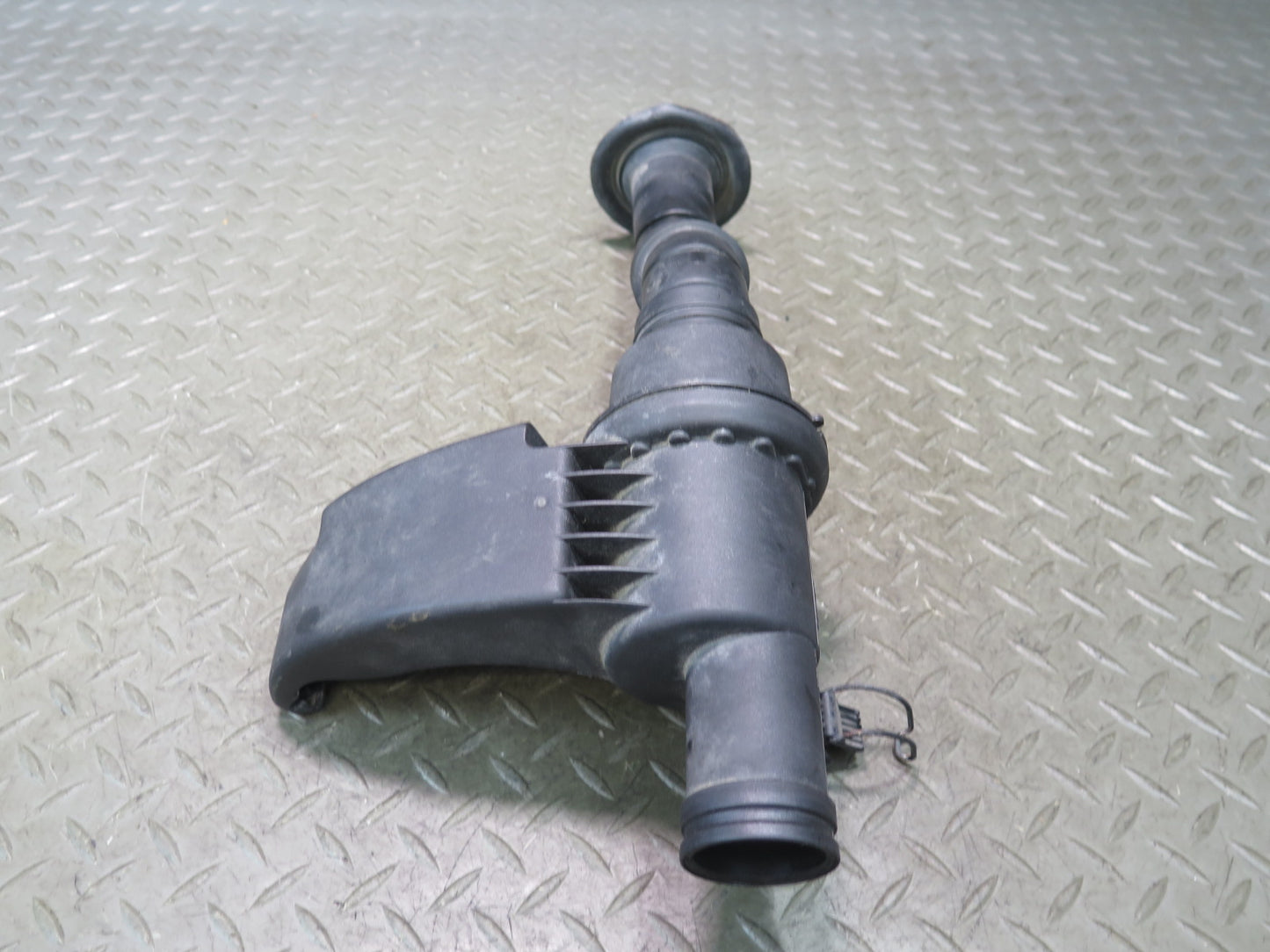 03-08 BMW E85 Z4 Air Intake Acoustic Resonator Hose Tube Pipe 7514864 OEM
