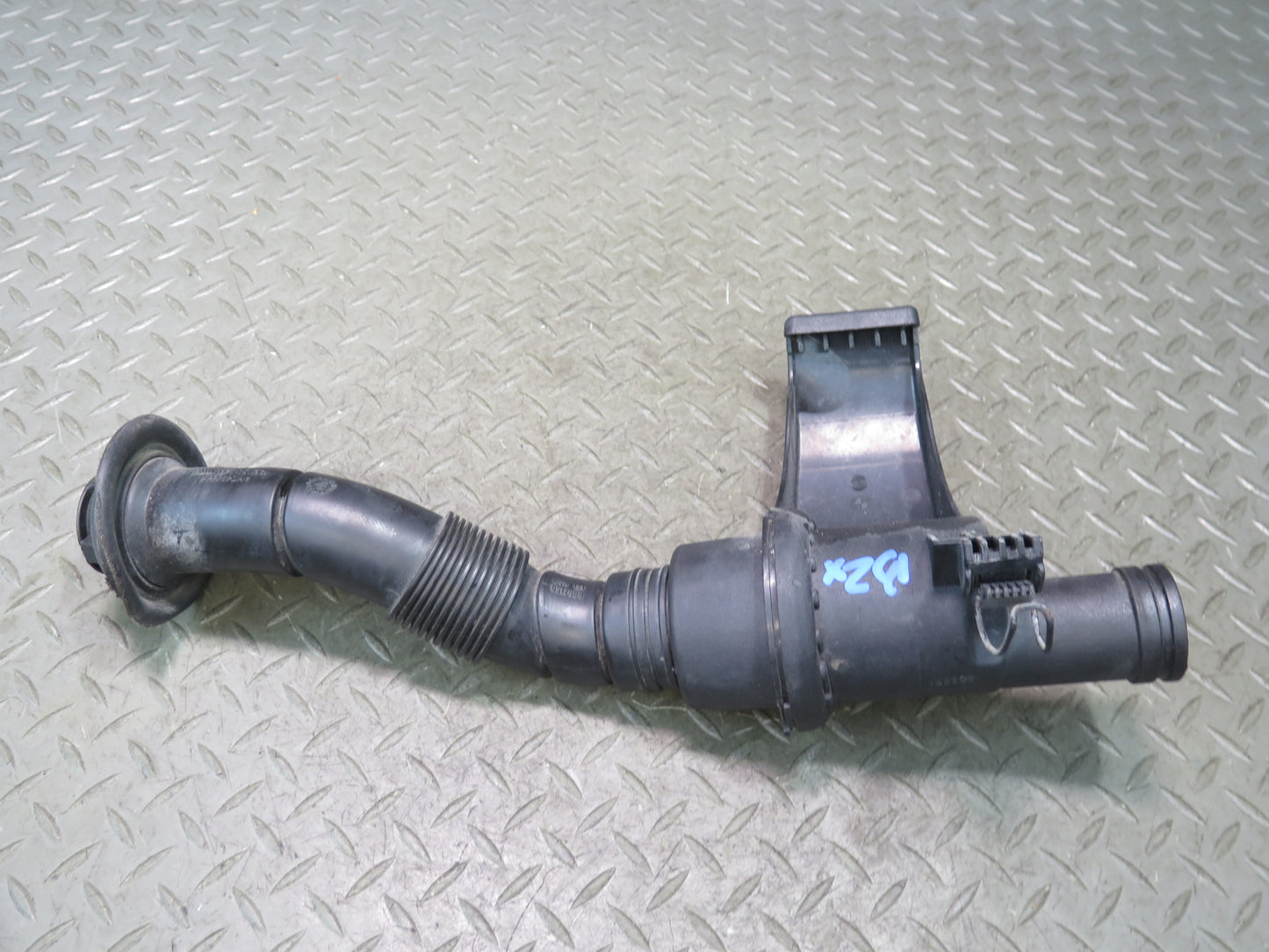 03-08 BMW E85 Z4 Air Intake Acoustic Resonator Hose Tube Pipe 7514864 OEM