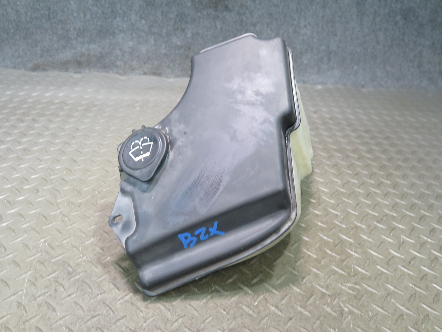 03-08 BMW E85 Z4 Windshield Washer Fluid Reservoir Tank W/ Pump 7110853 OEM