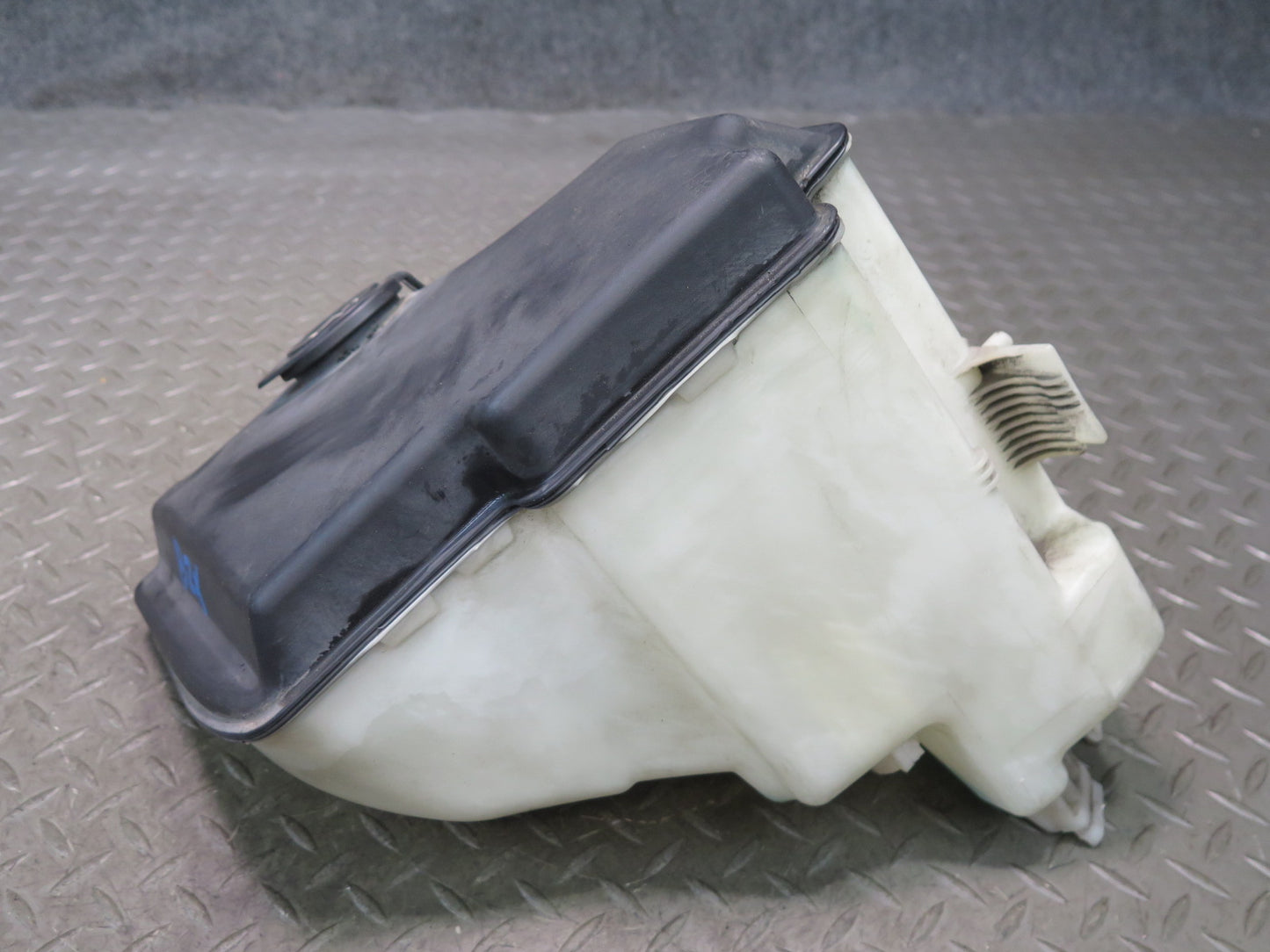 03-08 BMW E85 Z4 Windshield Washer Fluid Reservoir Tank W/ Pump 7110853 OEM