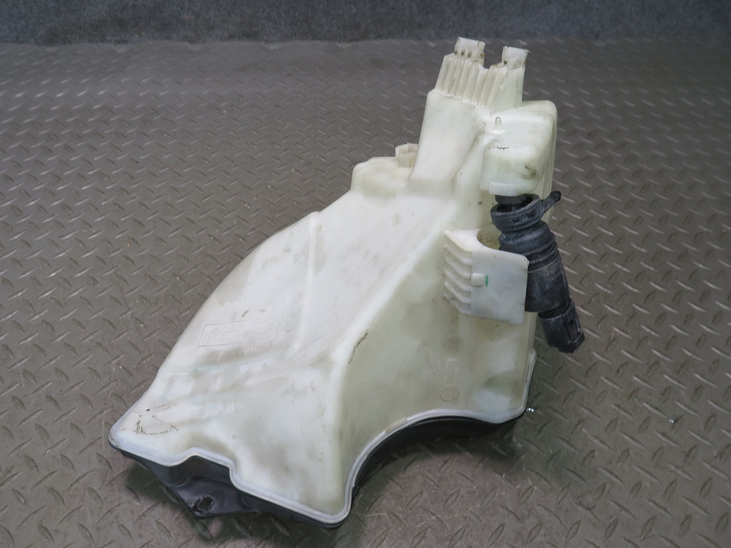 03-08 BMW E85 Z4 Windshield Washer Fluid Reservoir Tank W/ Pump 7110853 OEM