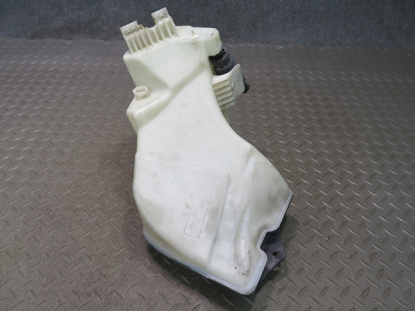 03-08 BMW E85 Z4 Windshield Washer Fluid Reservoir Tank W/ Pump 7110853 OEM