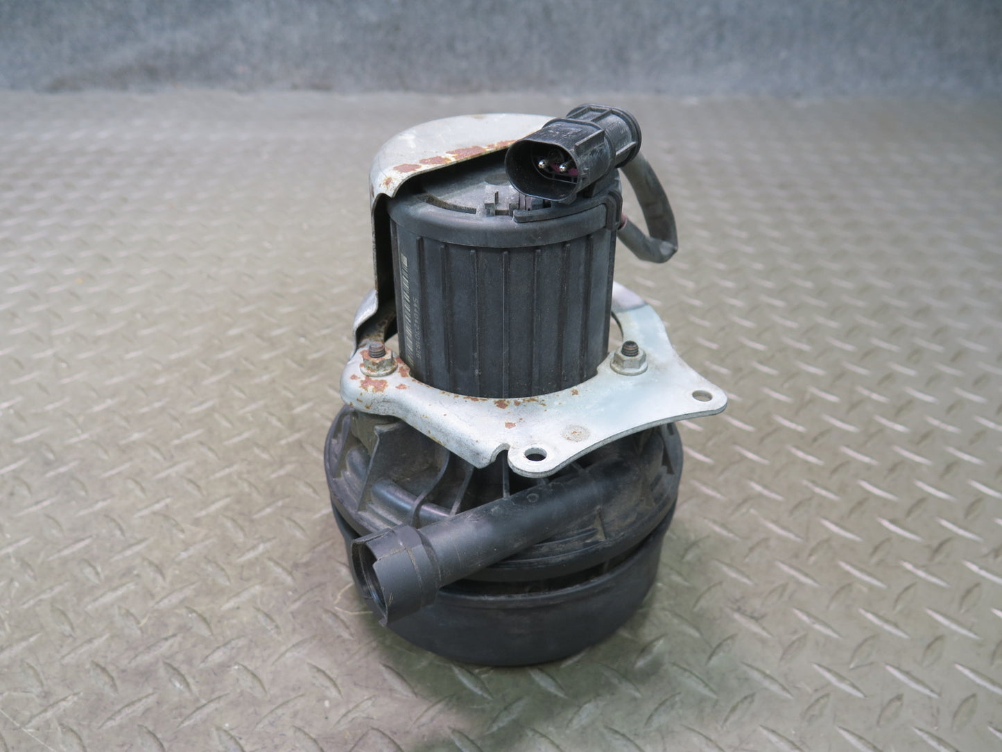 03-08 BMW E85 Z4 Secondary Smog Air Injection Pump 7513890 OEM