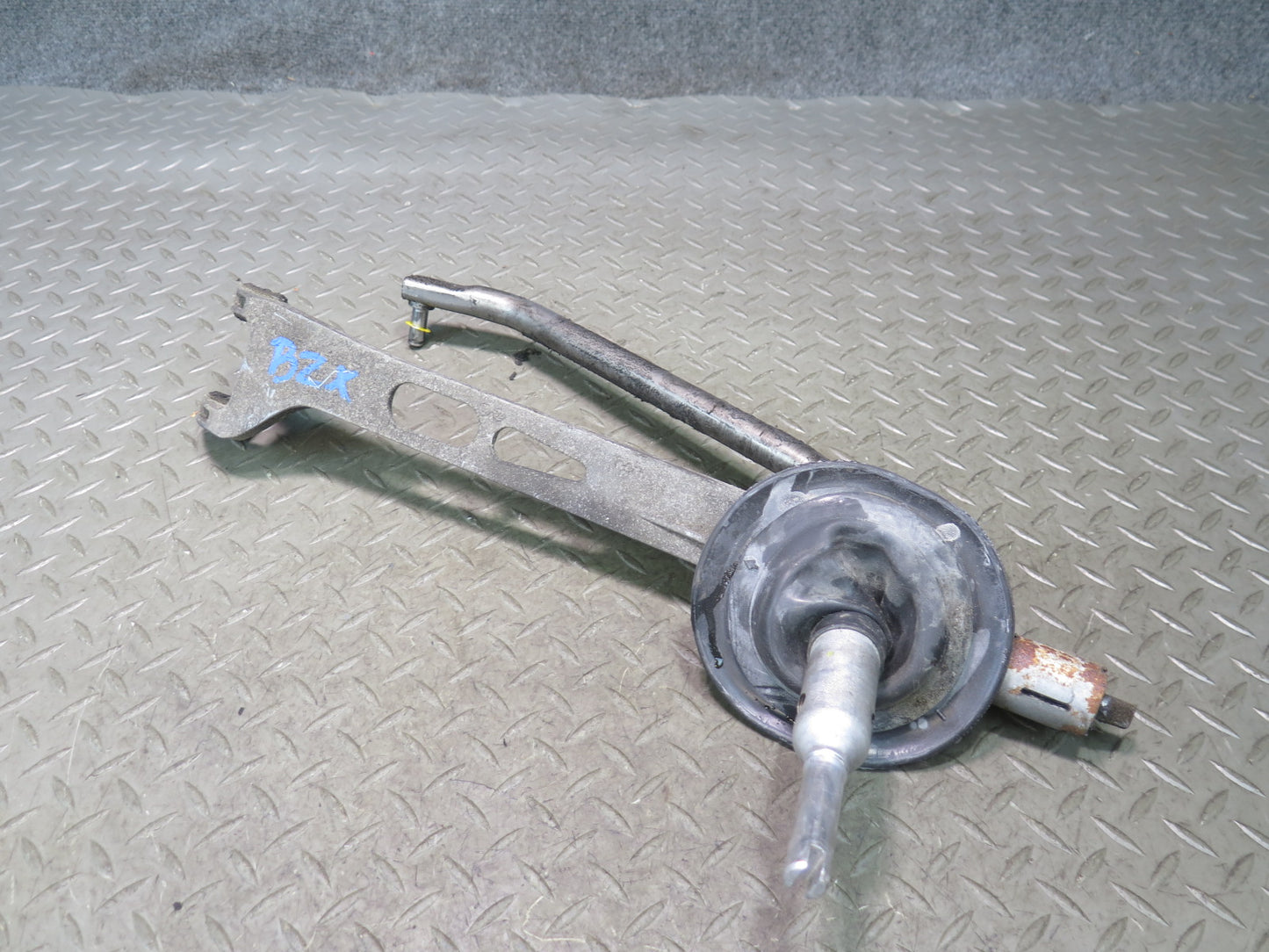 03-08 BMW E85 E86 Z4 3.0L M/T Manual Transmission Gear Shifter Arm Linkage OEM