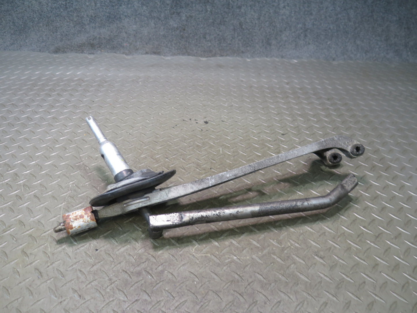 03-08 BMW E85 E86 Z4 3.0L M/T Manual Transmission Gear Shifter Arm Linkage OEM