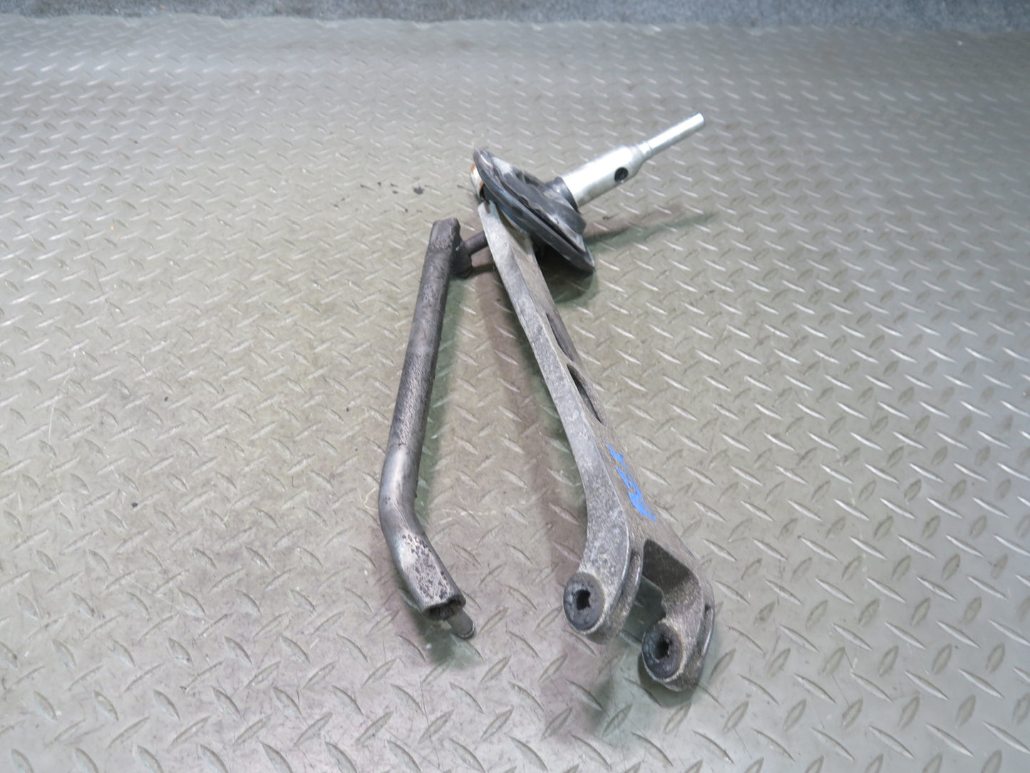 03-08 BMW E85 E86 Z4 3.0L M/T Manual Transmission Gear Shifter Arm Linkage OEM