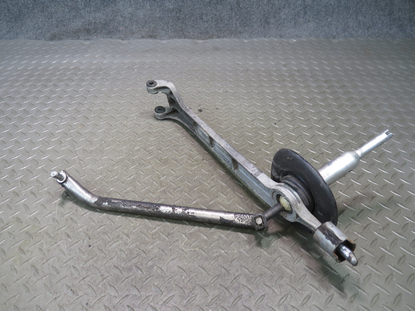 03-08 BMW E85 E86 Z4 3.0L M/T Manual Transmission Gear Shifter Arm Linkage OEM