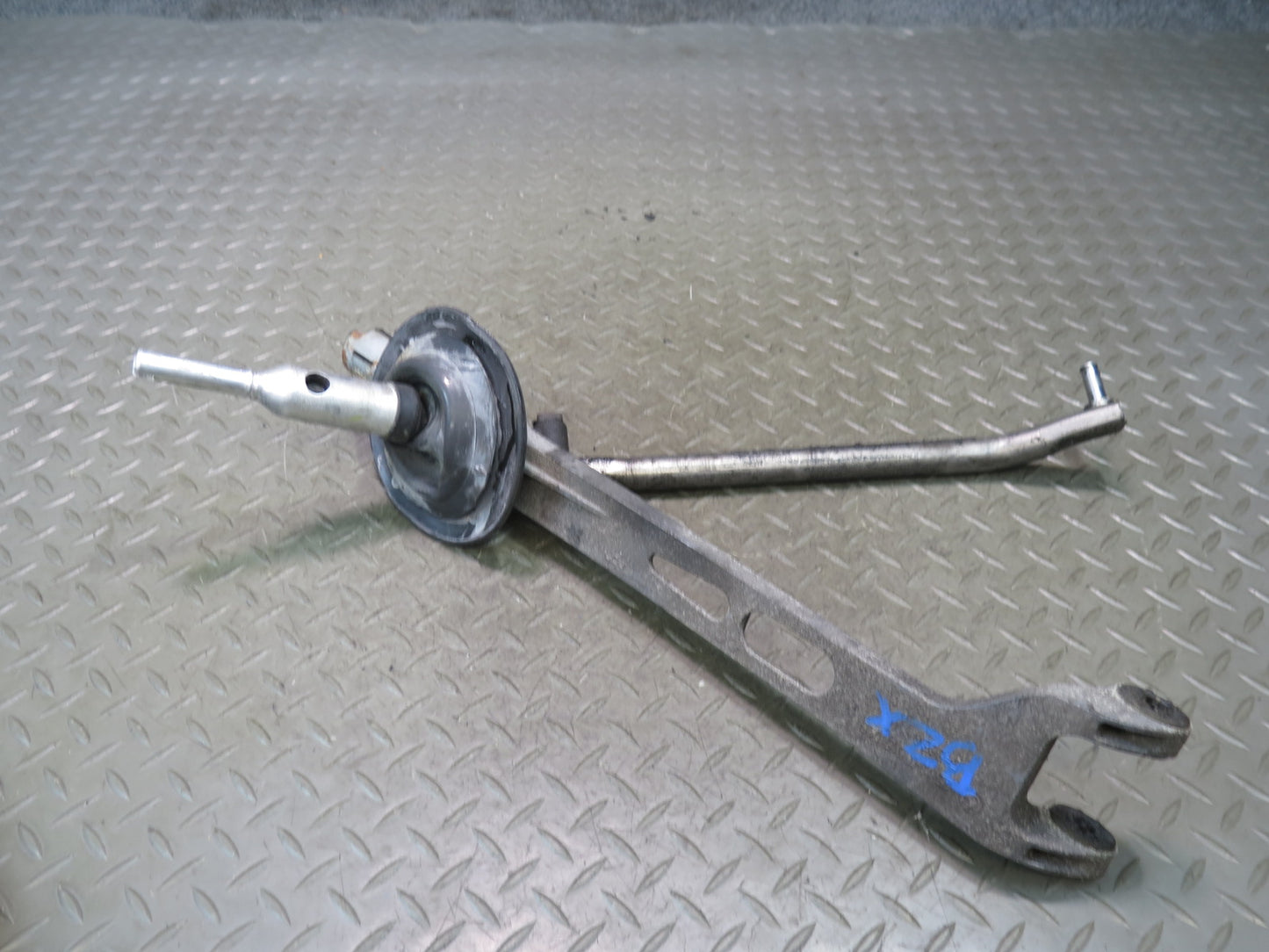 03-08 BMW E85 E86 Z4 3.0L M/T Manual Transmission Gear Shifter Arm Linkage OEM