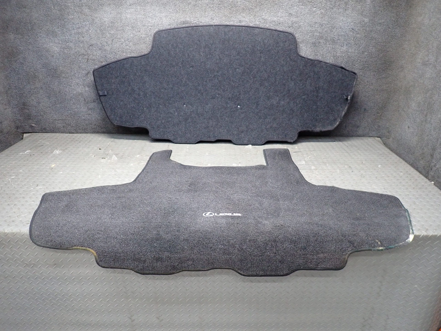 01-05 Lexus JCE10L IS300 Sedan Rear Trunk Floor MAT Carpet Cover Set OEM