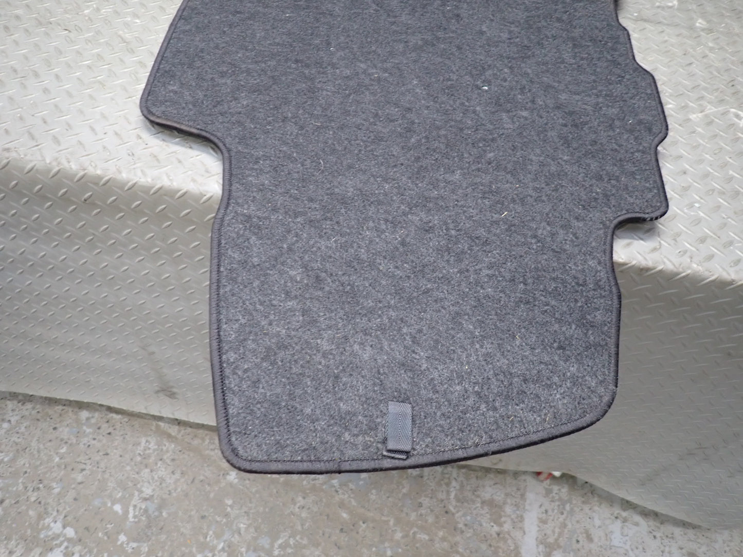 01-05 Lexus JCE10L IS300 Sedan Rear Trunk Floor MAT Carpet Cover Set OEM