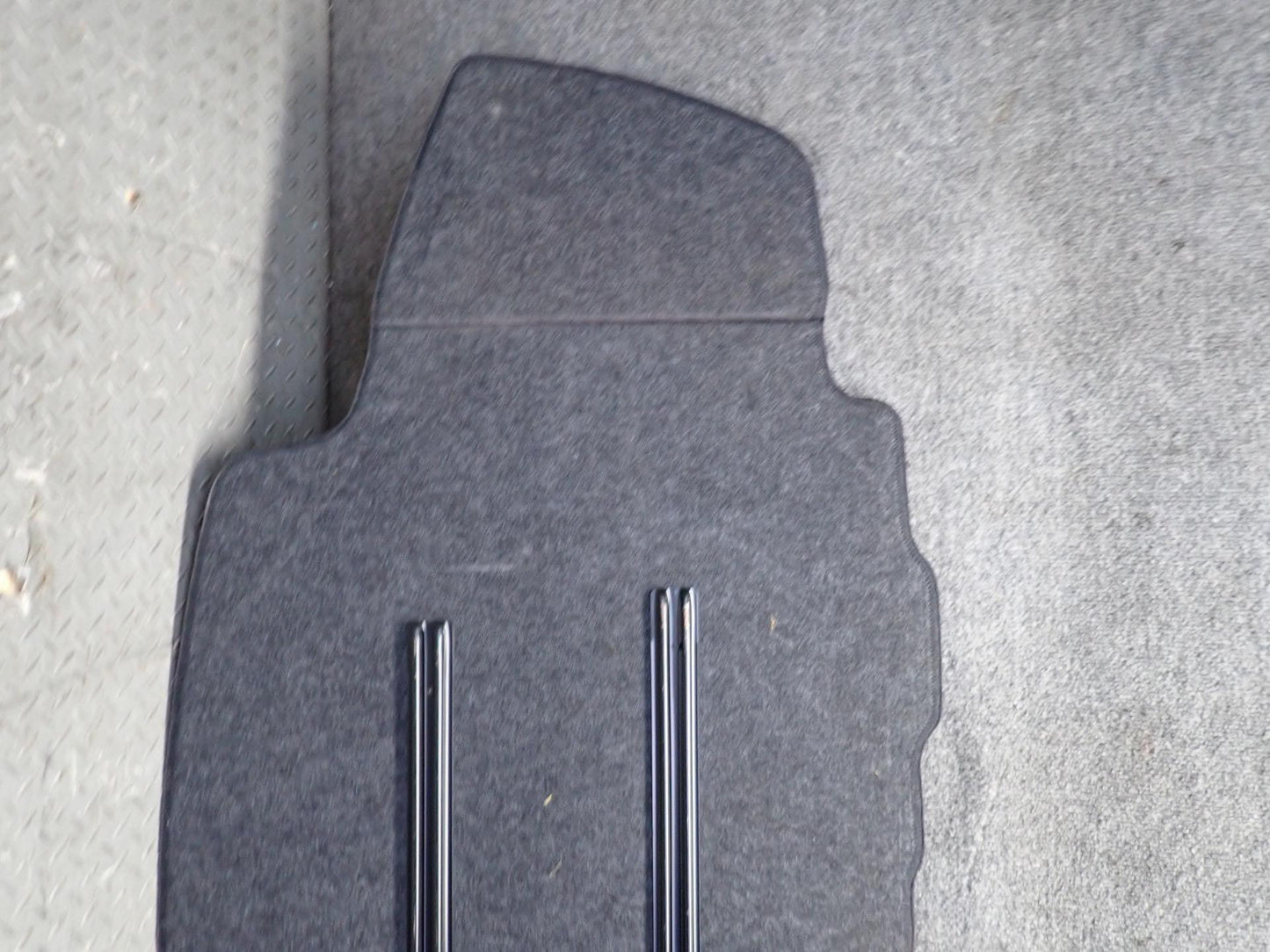 01-05 Lexus JCE10L IS300 Sedan Rear Trunk Floor MAT Carpet Cover Set OEM