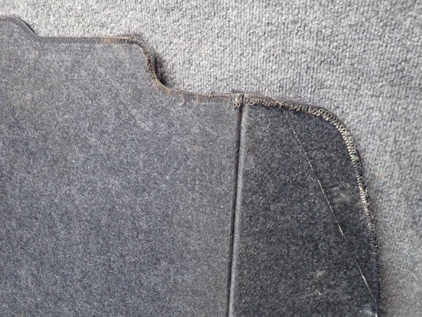 01-05 Lexus JCE10L IS300 Sedan Rear Trunk Floor MAT Carpet Cover Set OEM