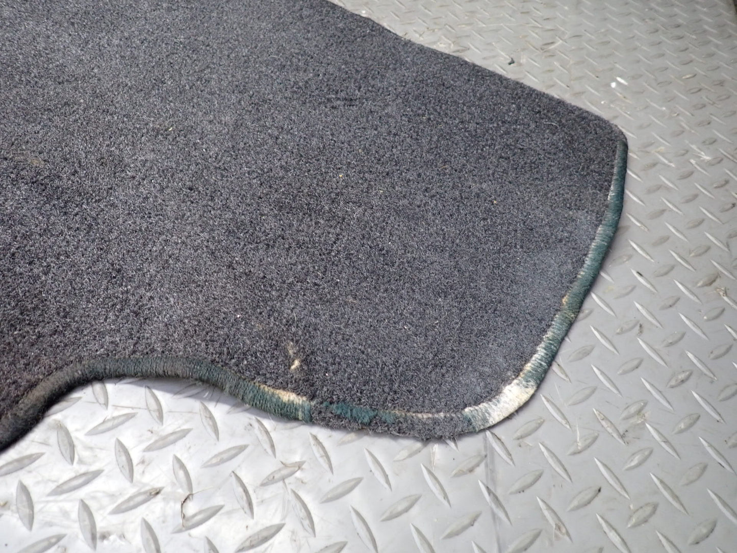 01-05 Lexus JCE10L IS300 Sedan Rear Trunk Floor MAT Carpet Cover Set OEM