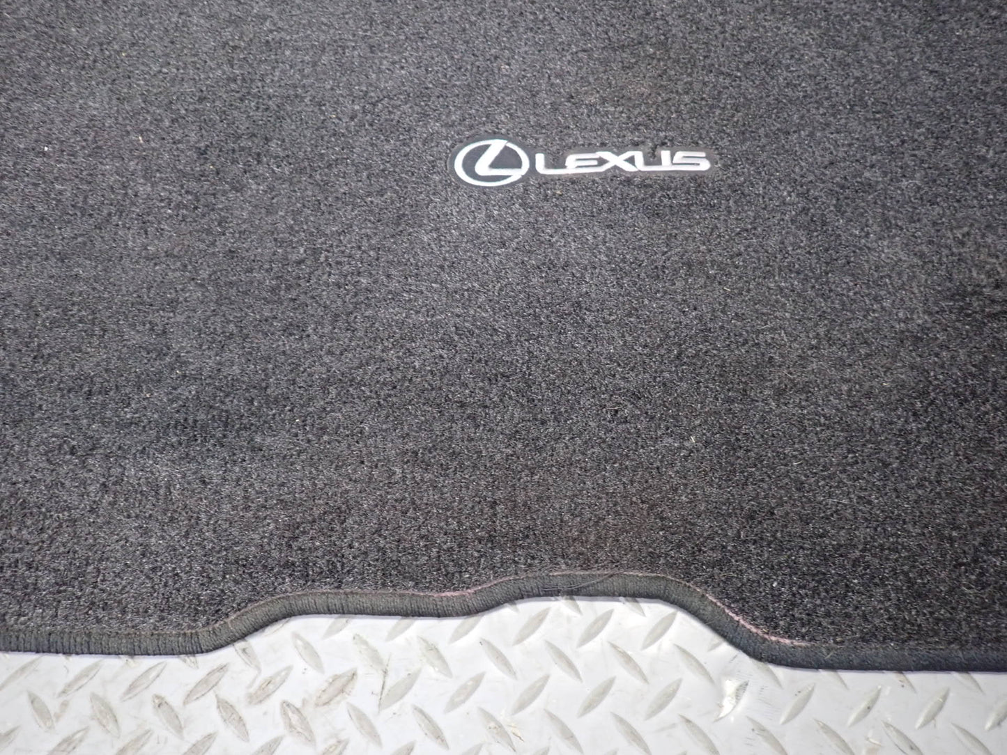01-05 Lexus JCE10L IS300 Sedan Rear Trunk Floor MAT Carpet Cover Set OEM