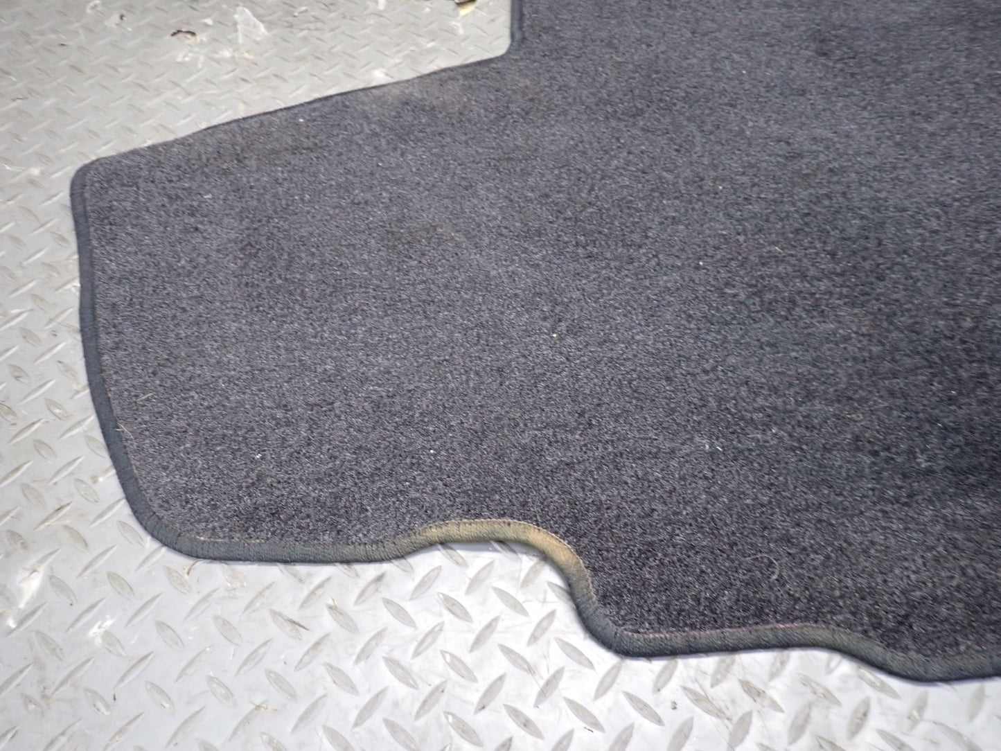 01-05 Lexus JCE10L IS300 Sedan Rear Trunk Floor MAT Carpet Cover Set OEM
