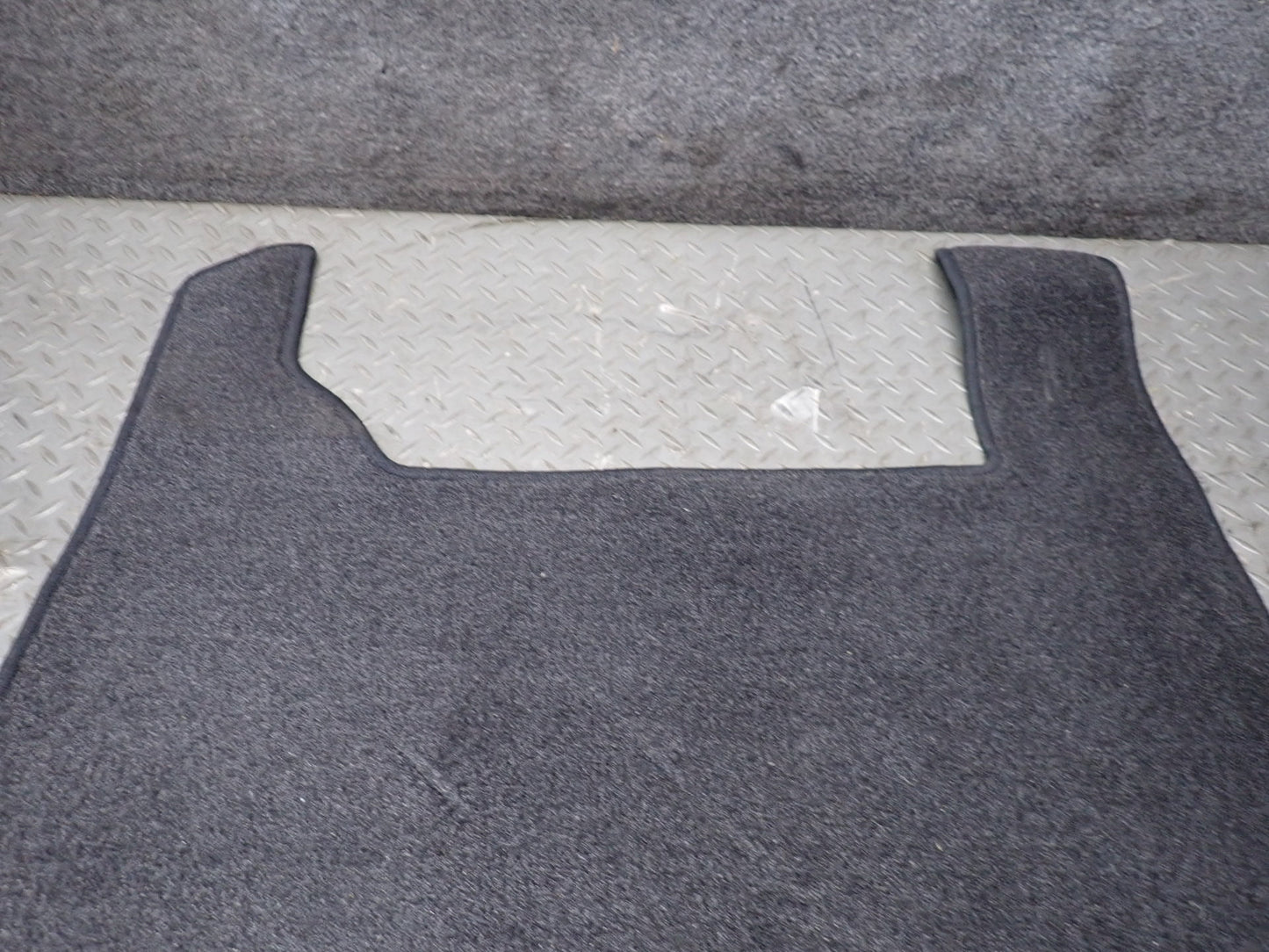 01-05 Lexus JCE10L IS300 Sedan Rear Trunk Floor MAT Carpet Cover Set OEM