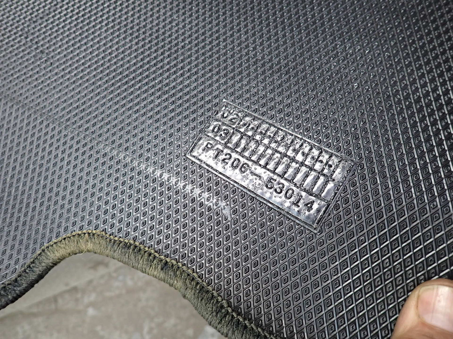 01-05 Lexus JCE10L IS300 Sedan Rear Trunk Floor MAT Carpet Cover Set OEM