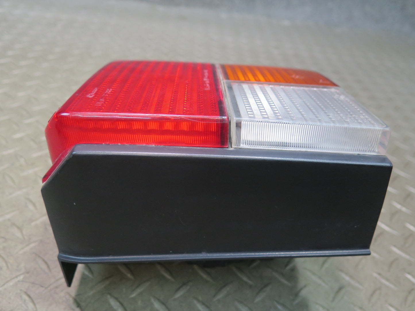 99-03 VW Eurovan T4 Set of 2 Rear Left & Right Tail Light Lamp OEM