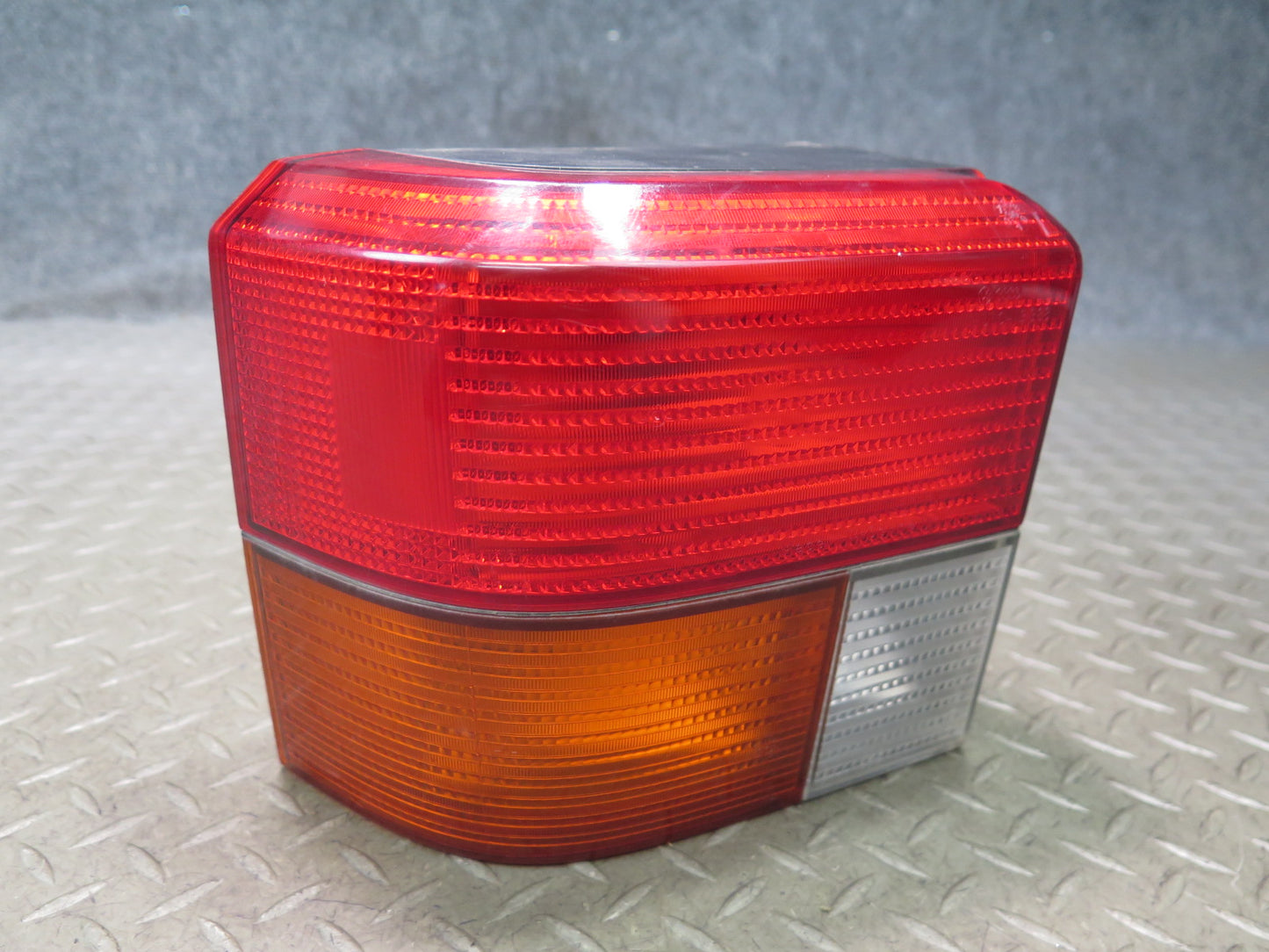 99-03 VW Eurovan T4 Set of 2 Rear Left & Right Tail Light Lamp OEM