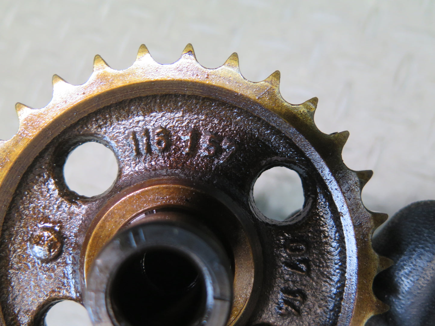 86-91 Mercedes W126 560SEL M117 Timing Chain Gear 1161570714 OEM