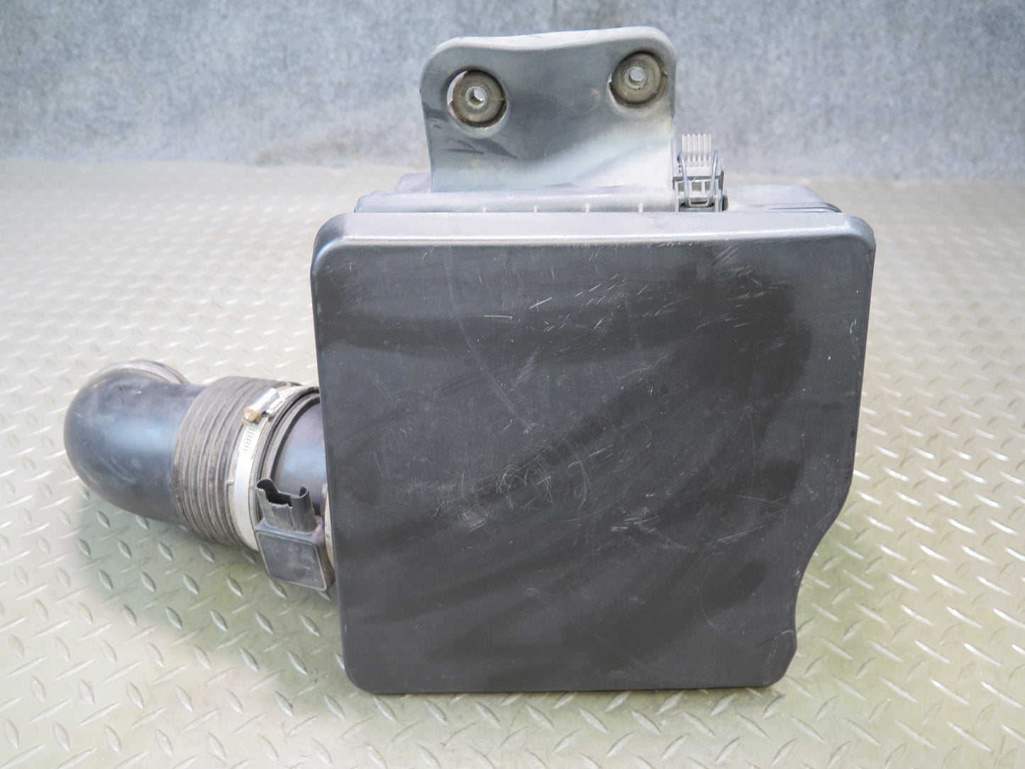 03-05 BMW E85 Z4 3.0L M54 Air Intake Cleaner Filter Box w MAF Sensor OEM
