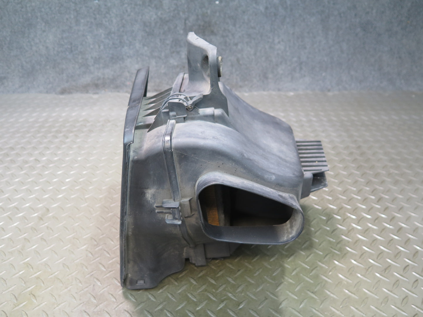 03-05 BMW E85 Z4 3.0L M54 Air Intake Cleaner Filter Box w MAF Sensor OEM