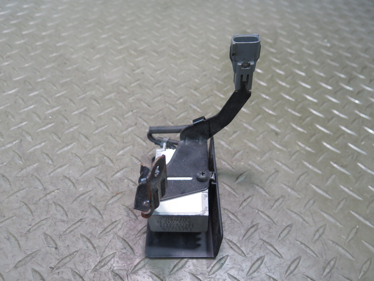 01-05 Lexus IS300 JCE10L Fuel Pump Resistor Module w Bracket Mount OEM
