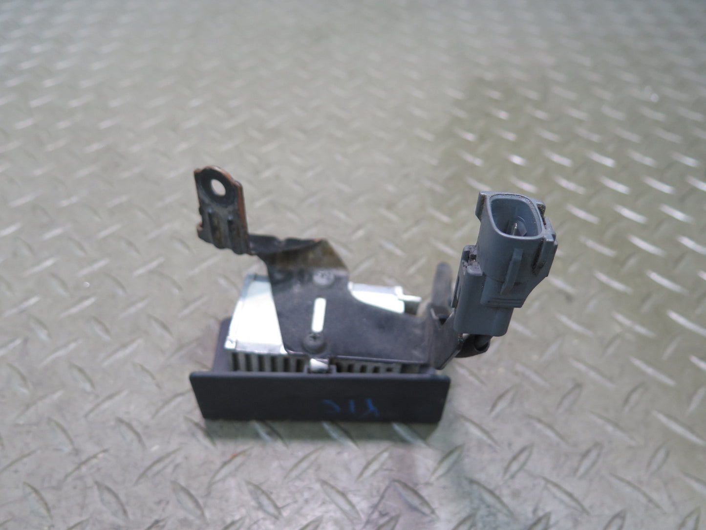01-05 Lexus IS300 JCE10L Fuel Pump Resistor Module w Bracket Mount OEM