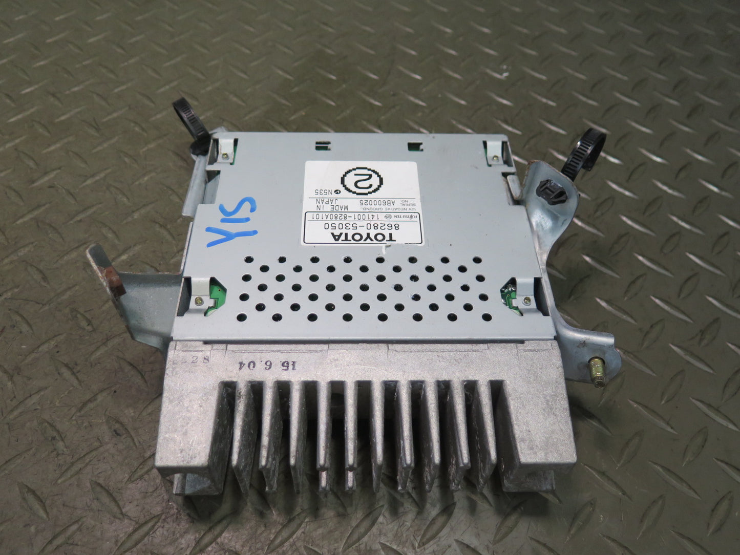 01-05 Lexus JCE10L IS300 Radio Audio Amplifier AMP 86280-53050