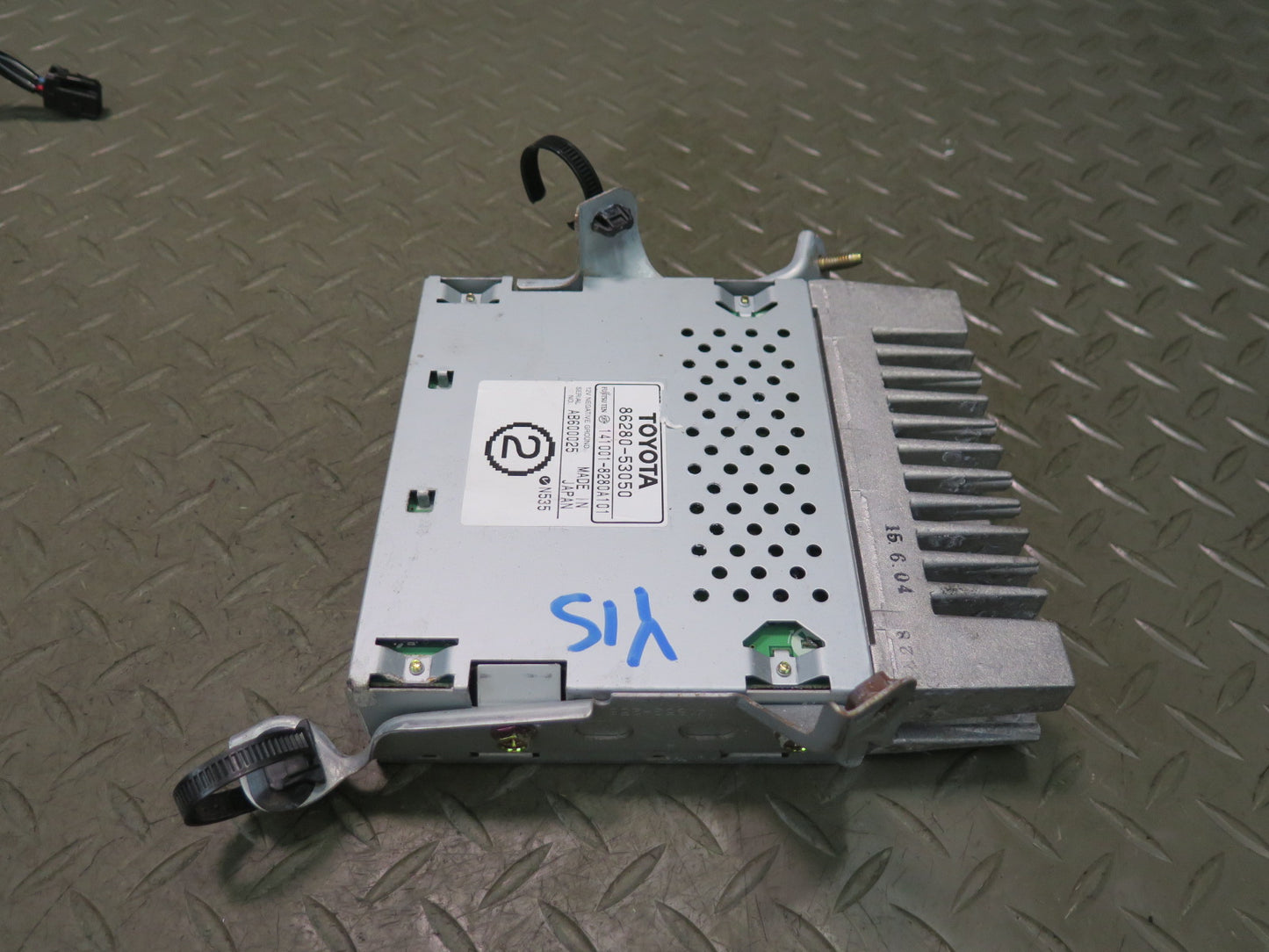 01-05 Lexus JCE10L IS300 Radio Audio Amplifier AMP 86280-53050