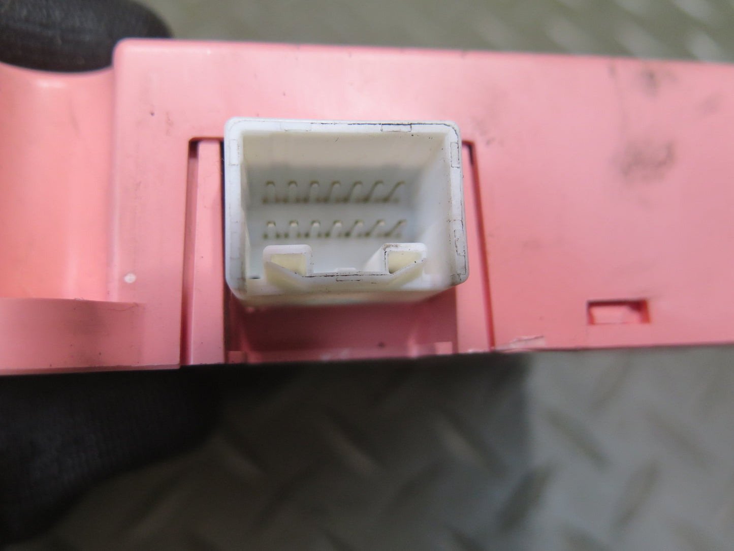 01-05 Lexus JCE10L IS300 Multiplex MPX Control Module 89221-53110