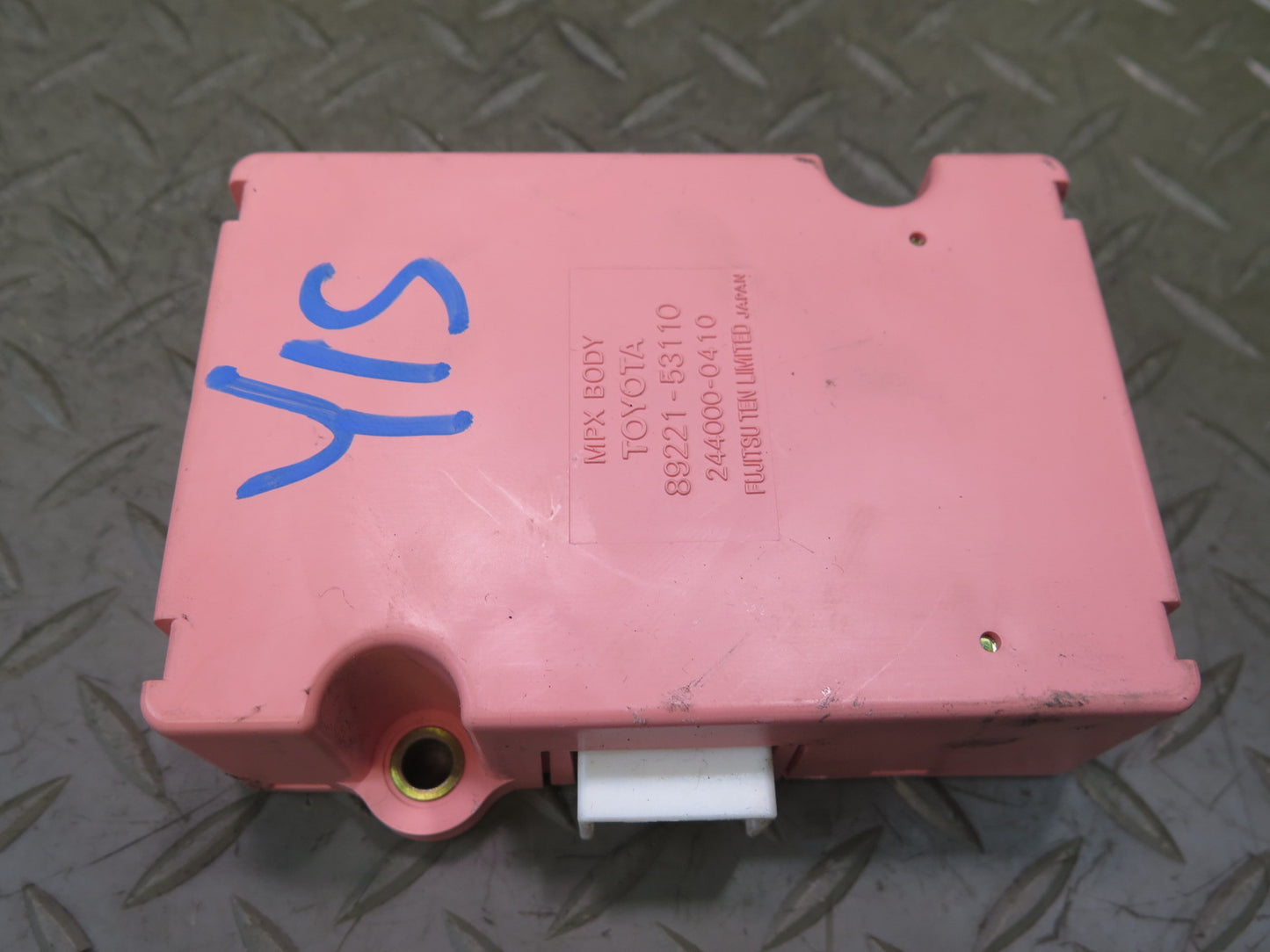 01-05 Lexus JCE10L IS300 Multiplex MPX Control Module 89221-53110
