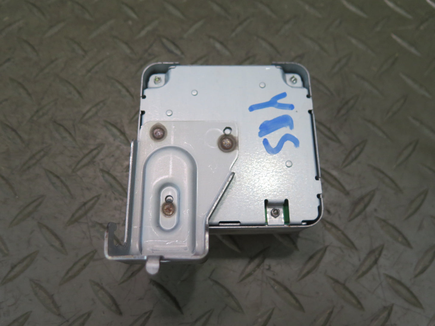01-05 Lexus JCE10L IS300 Headlight Lamp Leveling Control Module 89960-53010