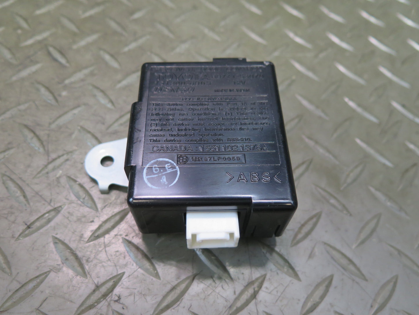 01-05 Lexus JCE10L IS300 Door Receiver Control Module 89741-53070