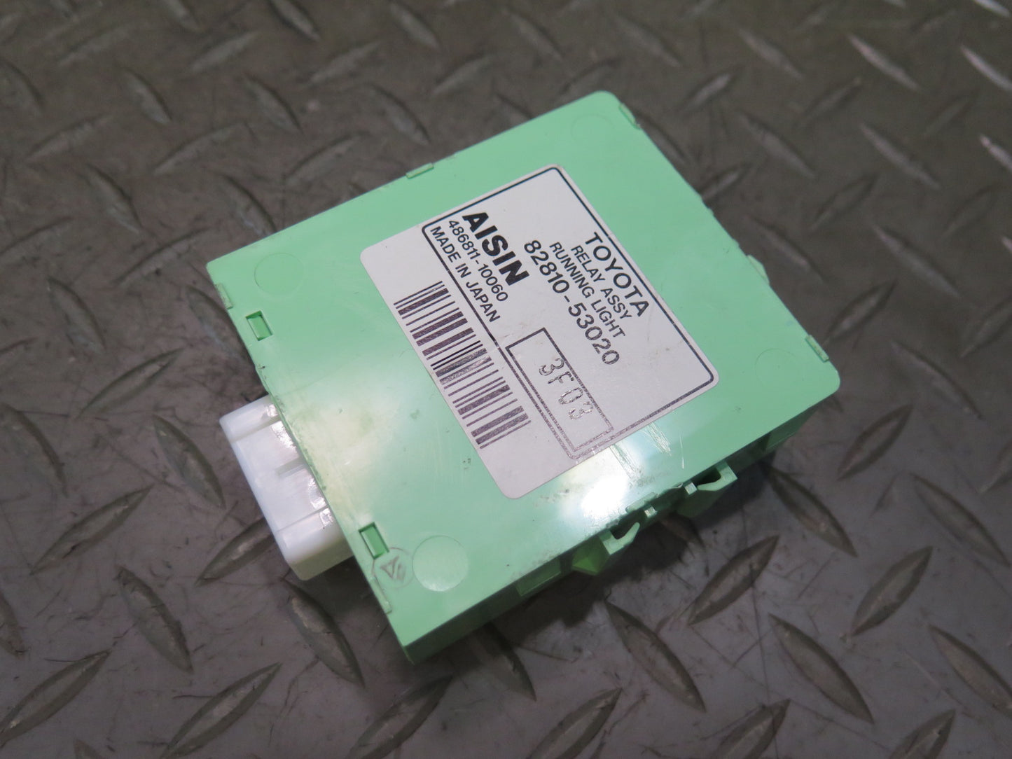 01-05 Lexus JCE10L IS300 Running Light Relay Module 82810-53020 OEM