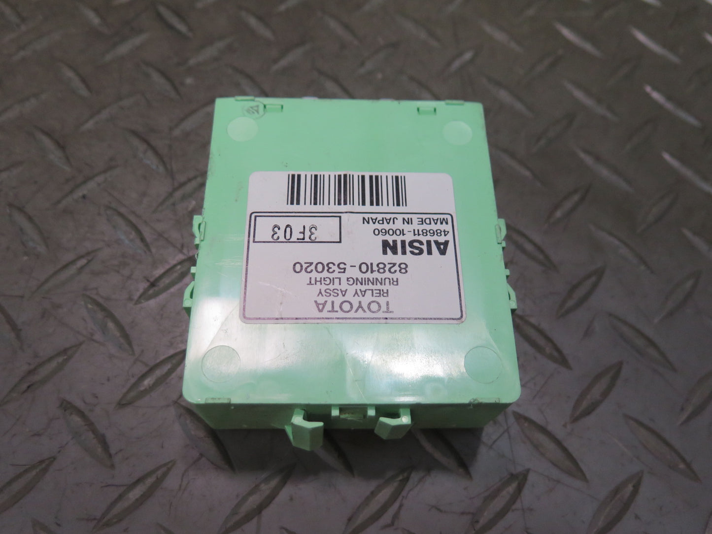 01-05 Lexus JCE10L IS300 Running Light Relay Module 82810-53020 OEM