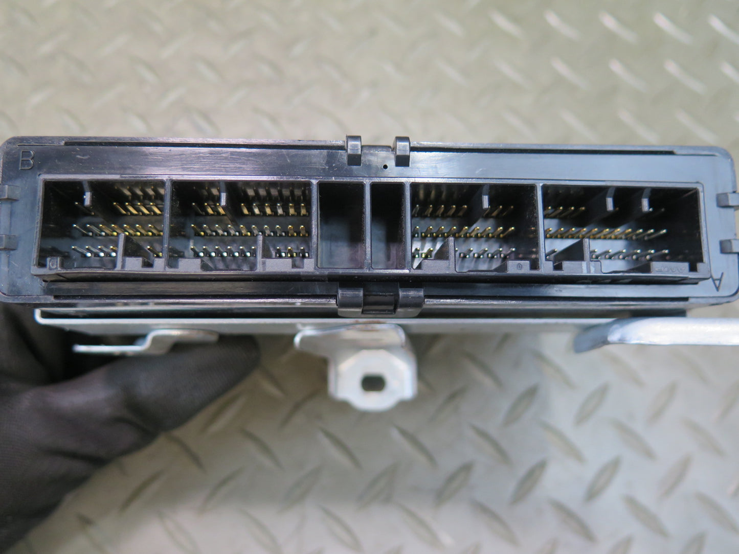 02-05 Lexus JCE10L IS300 ABS TRC Control Module Unit 89540-53150 OEM