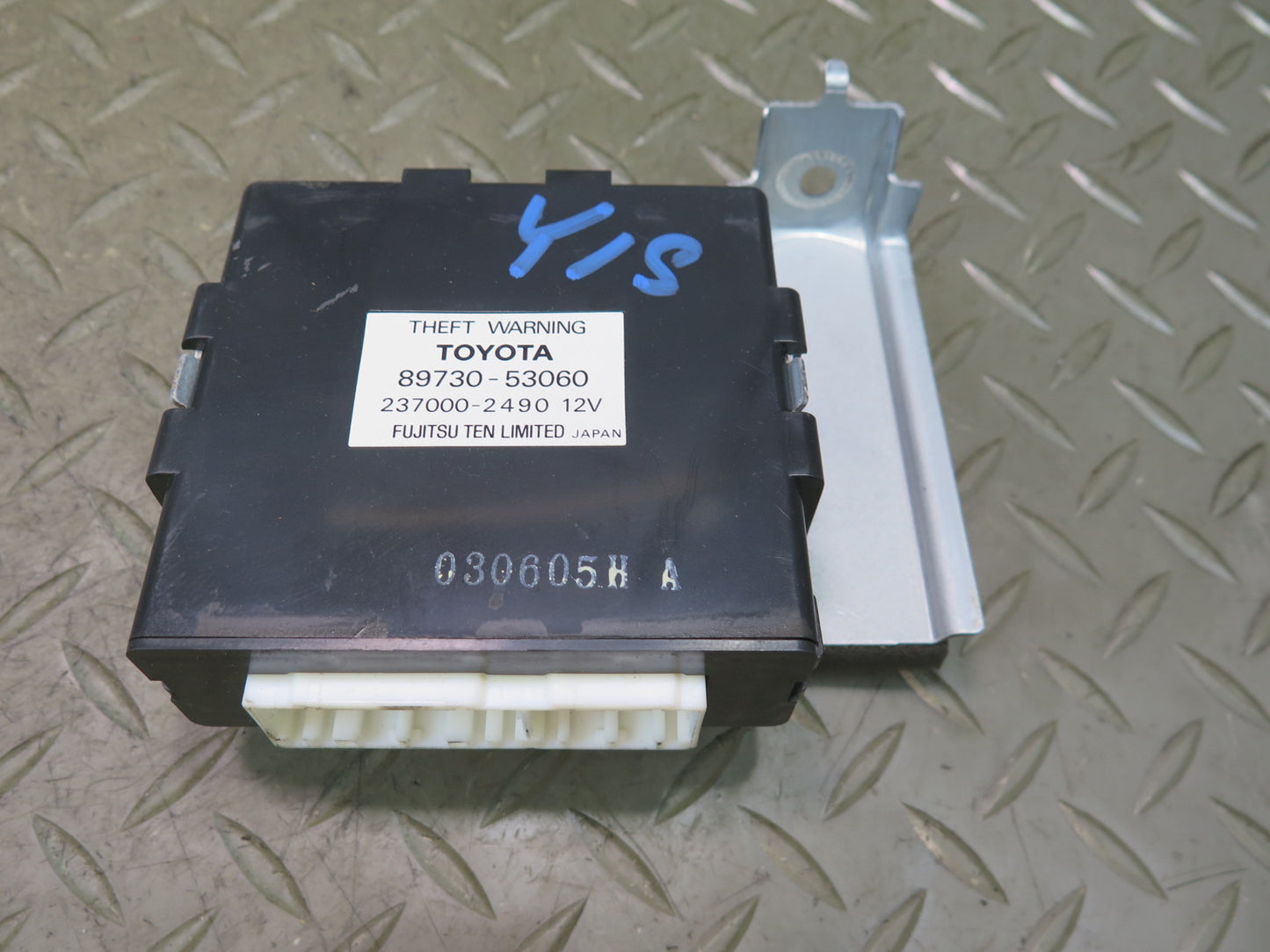 01-05 Lexus JCE10L IS300 Theft Warning Control Module 89730-53060