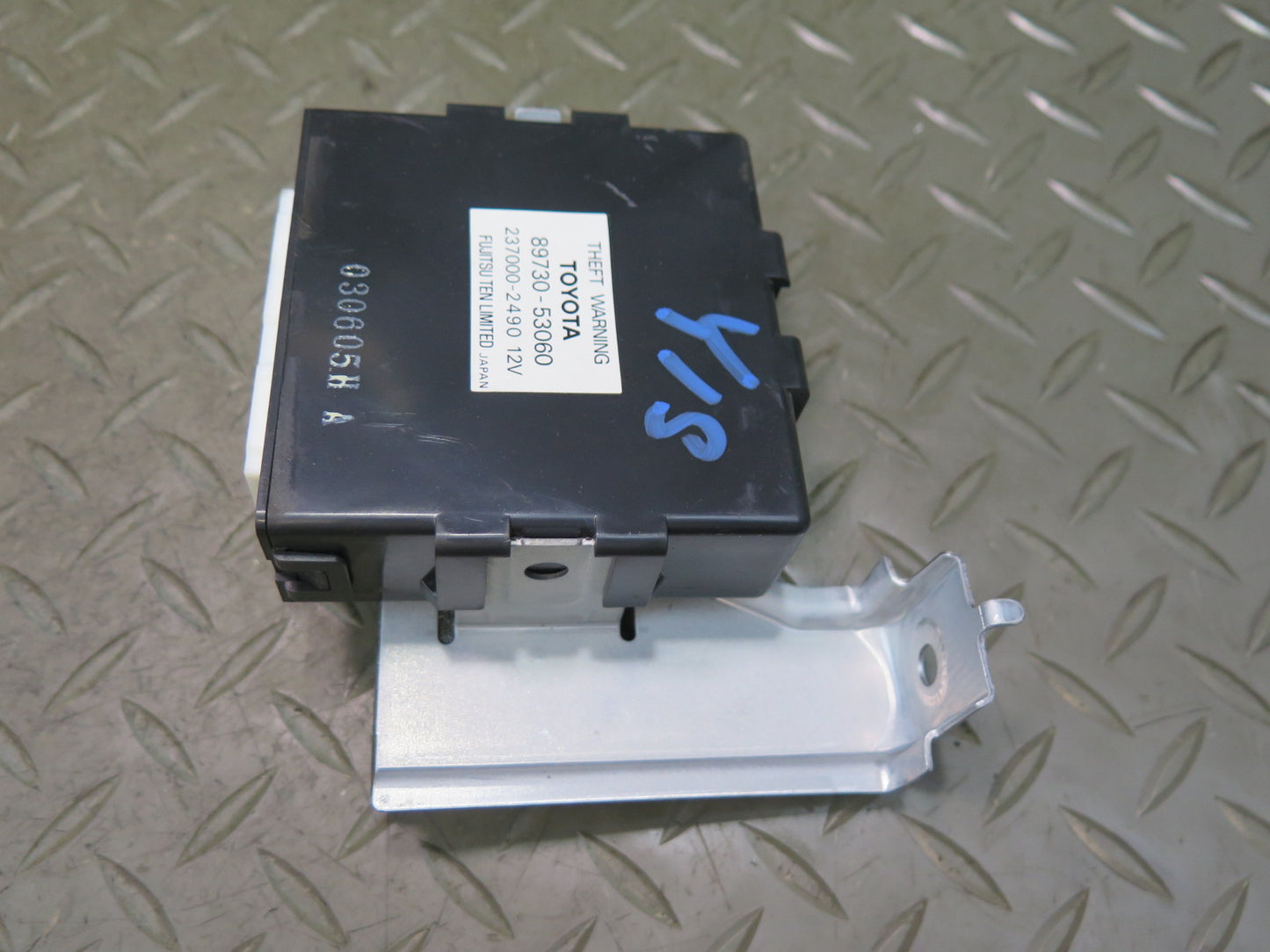 01-05 Lexus JCE10L IS300 Theft Warning Control Module 89730-53060